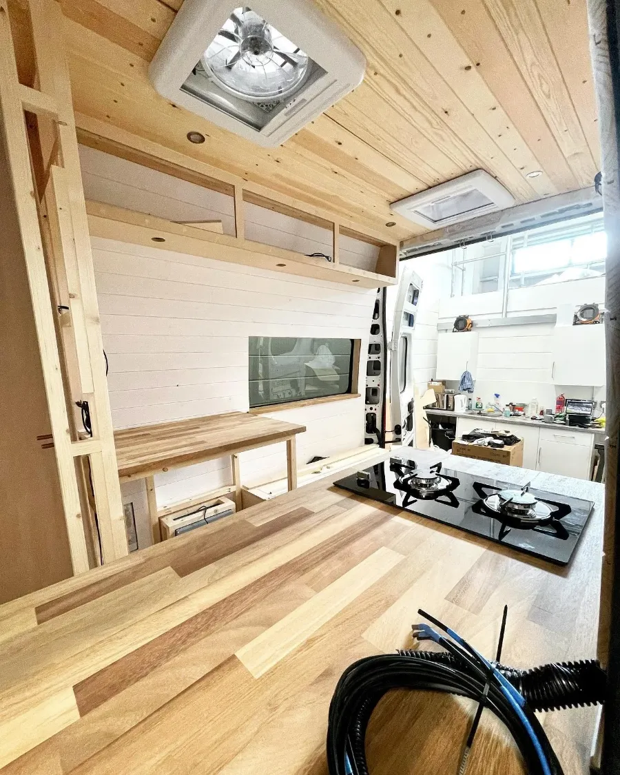 JMH Workshop – campervan interior